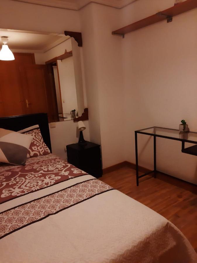 Habitacion Muy Cerca Del Centro, En El Metro 10Min A Sol/ Gran Via Apartment มาดริด ภายนอก รูปภาพ